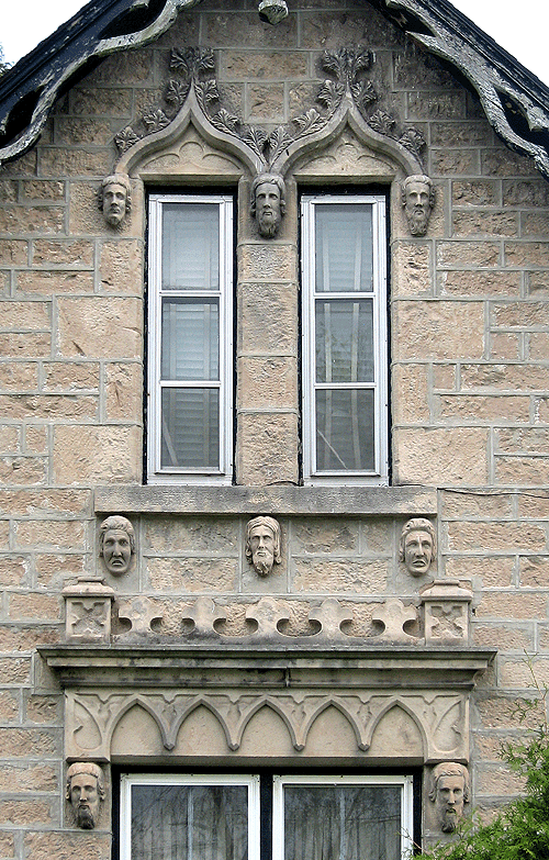 House of Heads Guelp